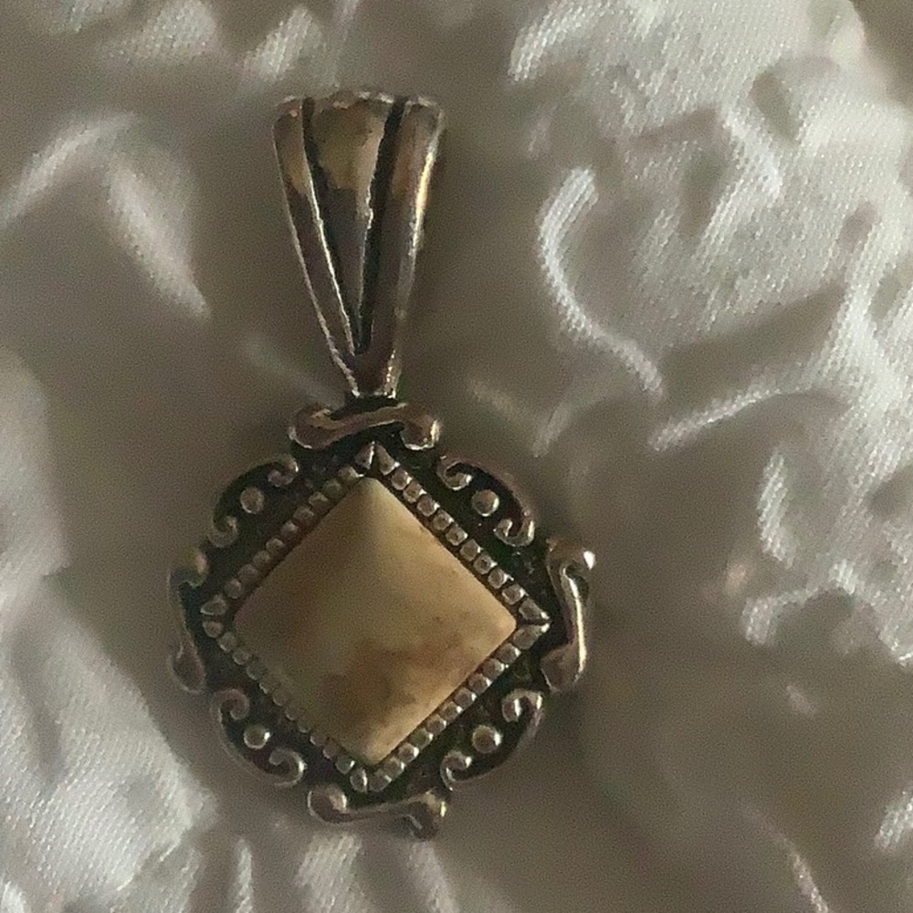 Premier Designs Jasper reversible slide pendant